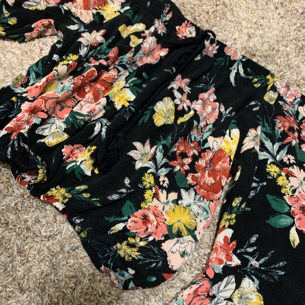 Flowy sleeve crop top